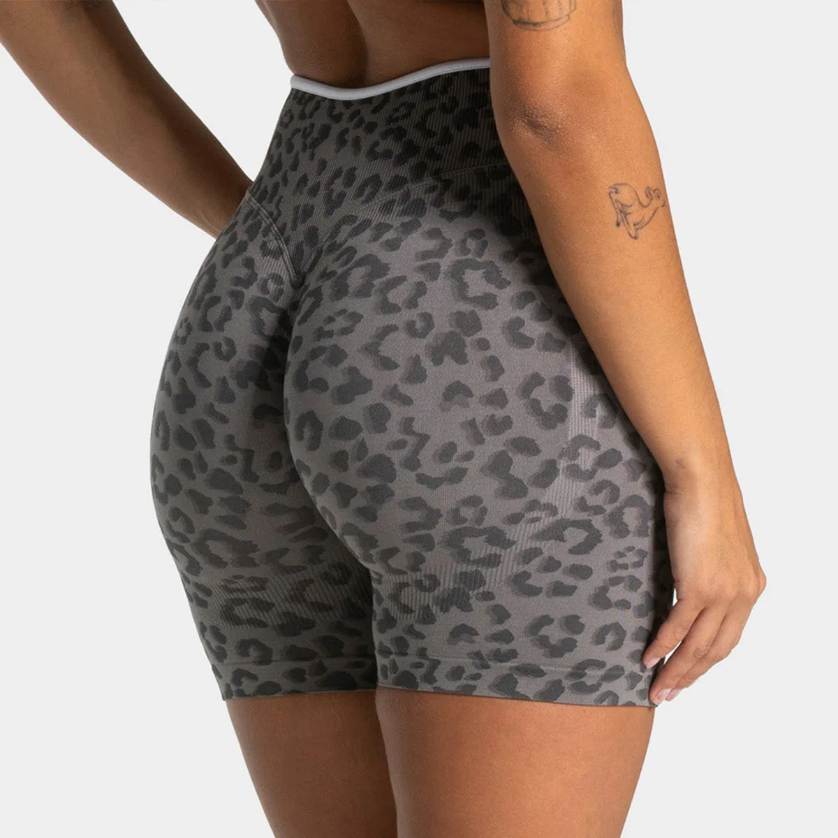 TEVEO レディース シームレス レオパード柄 ヨガショー - Outdoor Sport Leggings のレビューと価格